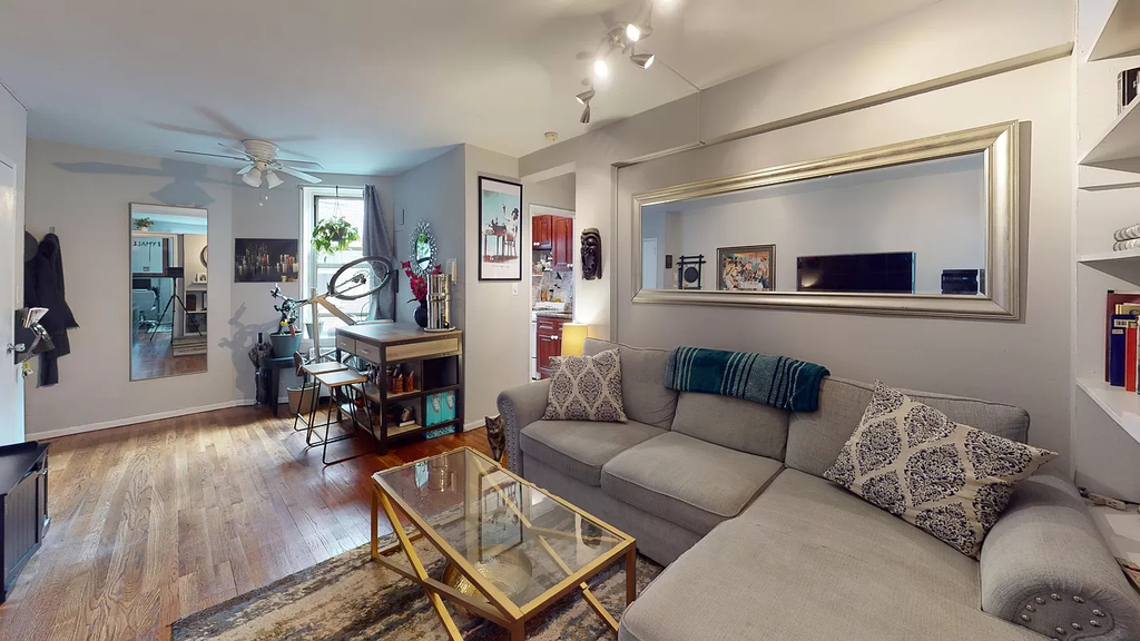 East 58th Street - Photo 7