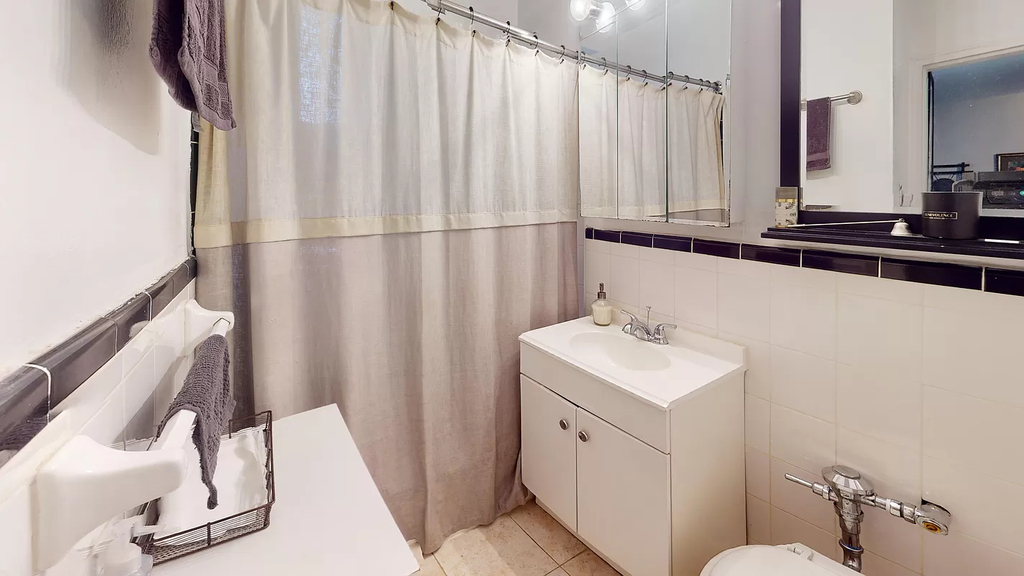 East 58th Street - Photo 8