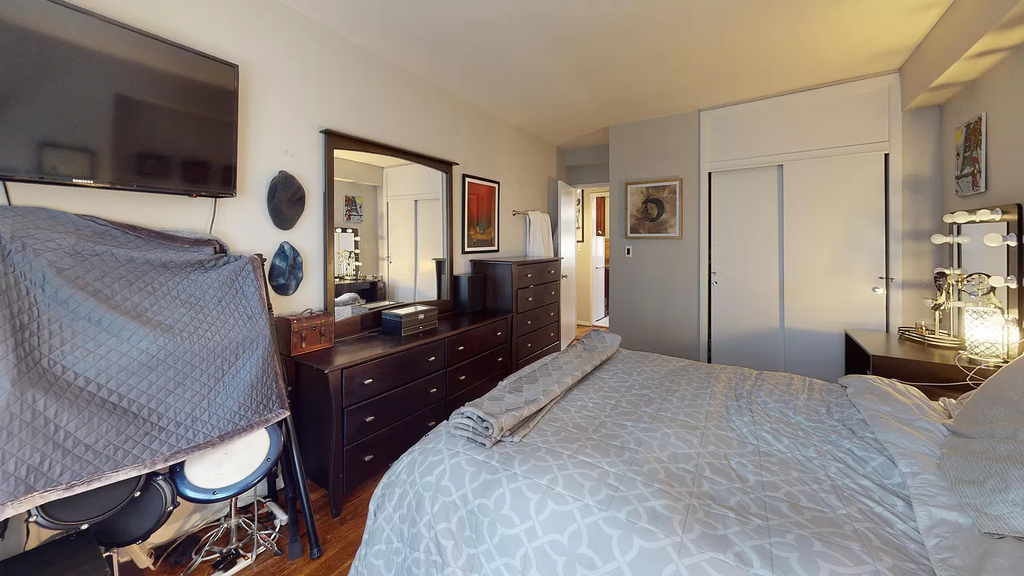 East 58th Street - Photo 4