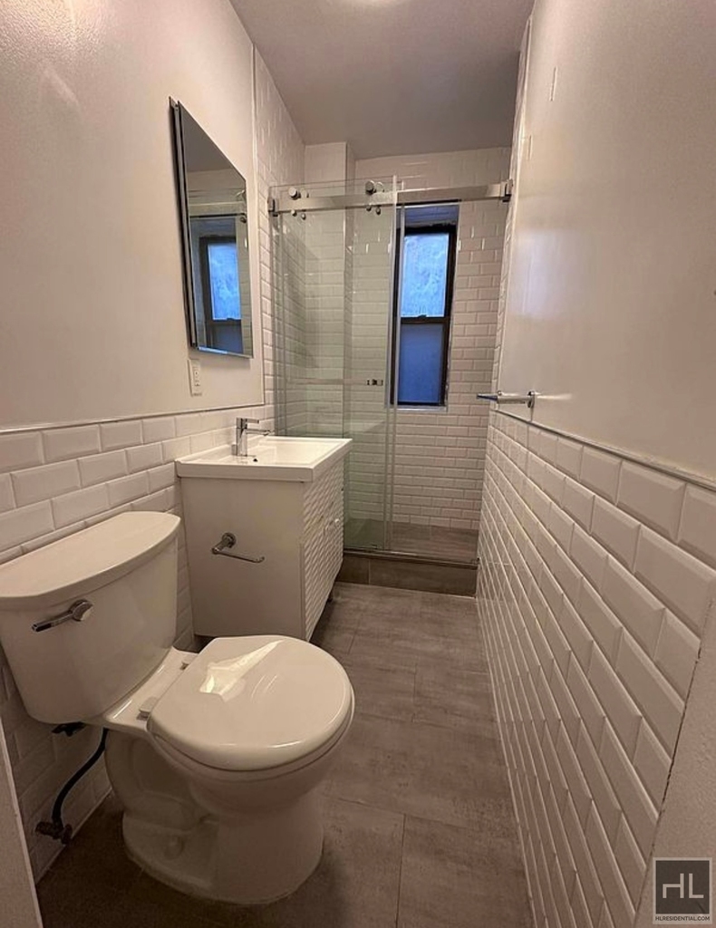 East 88 Street - Photo 3