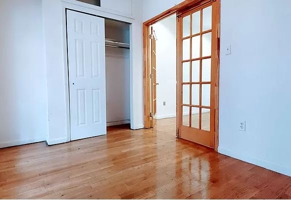 96 3rd Avenue - Photo 2