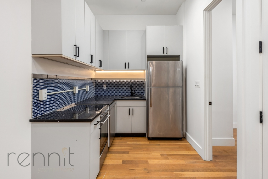 163 Graham Avenue - Photo 6