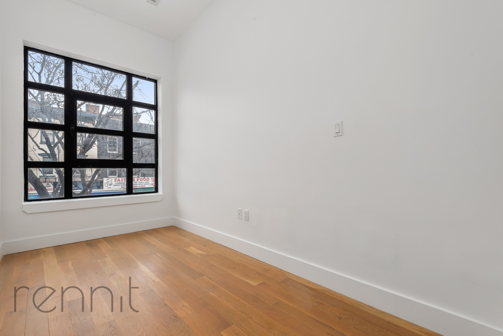 163 Graham Avenue - Photo 3