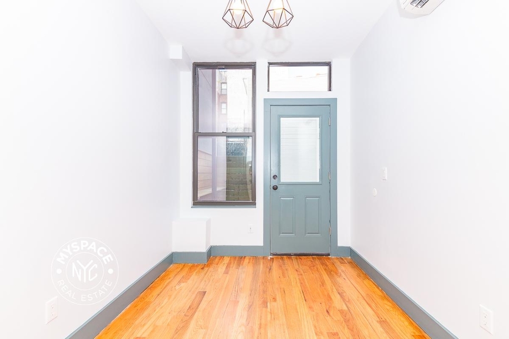 237 Montrose Ave - Photo 5