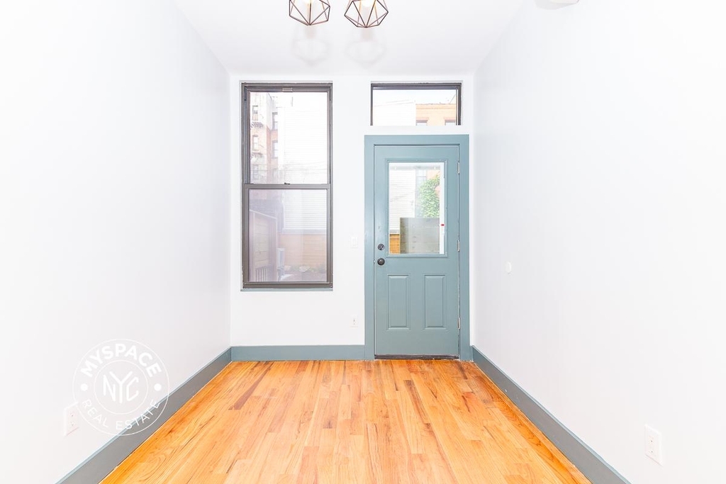 237 Montrose Ave - Photo 9
