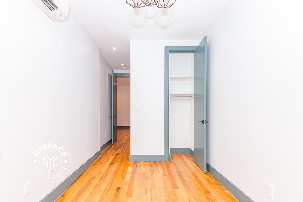 237 Montrose Ave - Photo 6