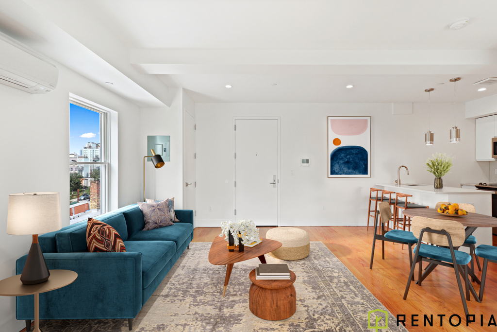 61 Montrose Avenue - Photo 1