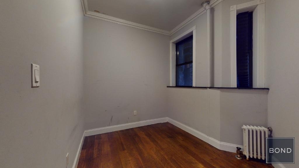 Tenth Avenue - Photo 7
