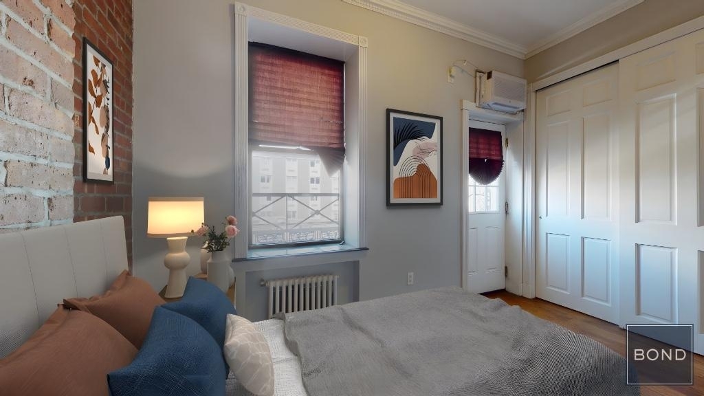 Tenth Avenue - Photo 5