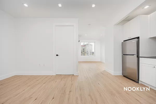 2510 Bedford Ave, 6D - Photo 3