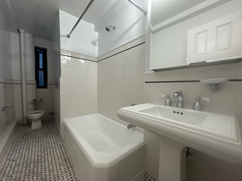 141 East 56th Street - Photo 12