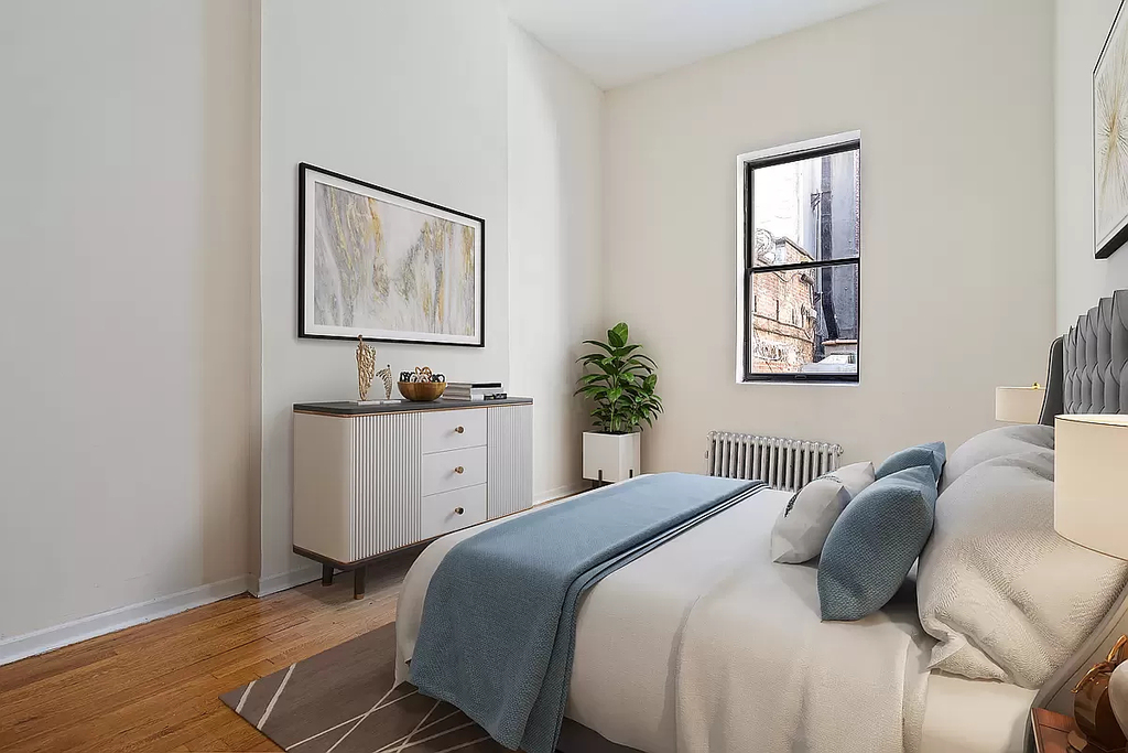 241 East 38th Street - Photo 3