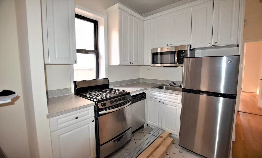 241 East 38th Street - Photo 1