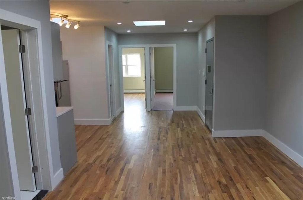 Cornelia Street - Photo 9