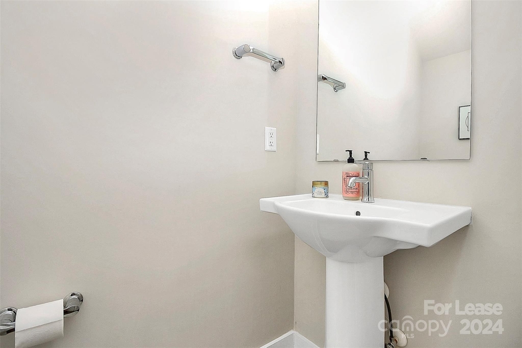 323 Uptown West Drive - Photo 29