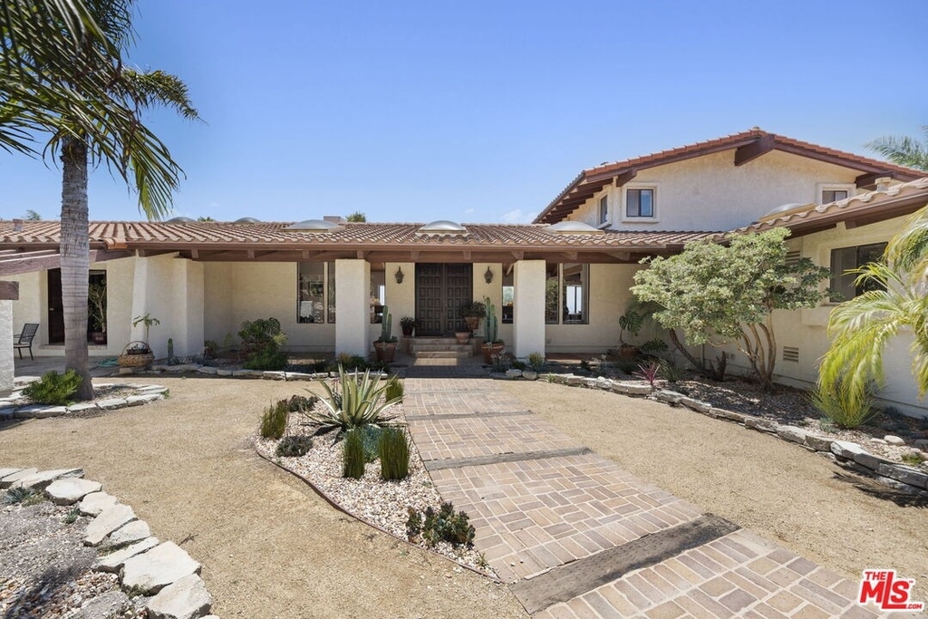 6160 Zumirez Dr - Photo 20