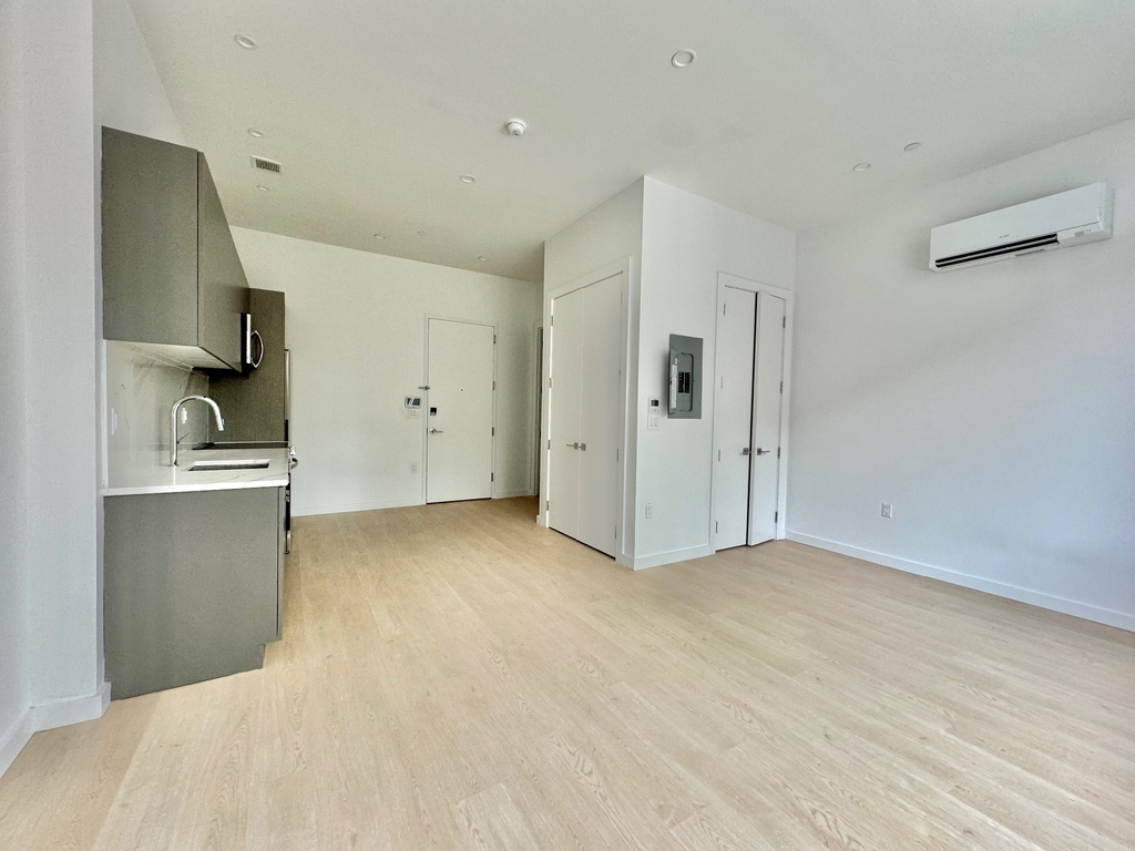 1499 Bedford Avenue - Photo 7