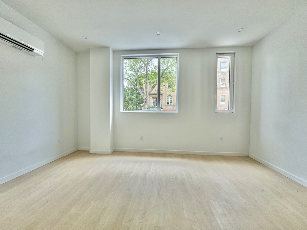 1499 Bedford Avenue - Photo 6