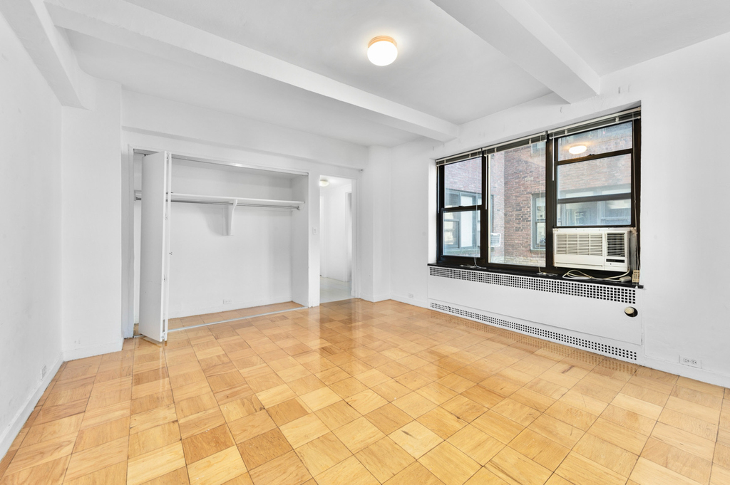 East 38th St - Photo 1