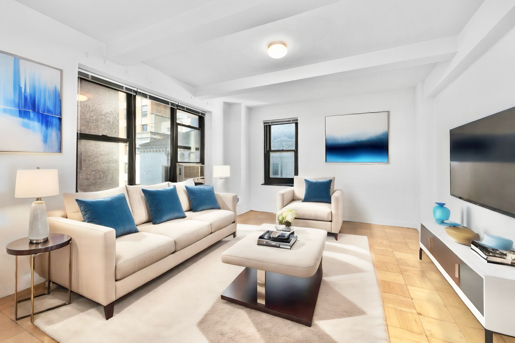 East 38th St - Photo 0