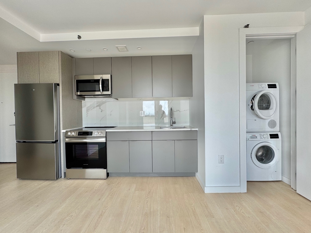 1499 Bedford Avenue - Photo 5