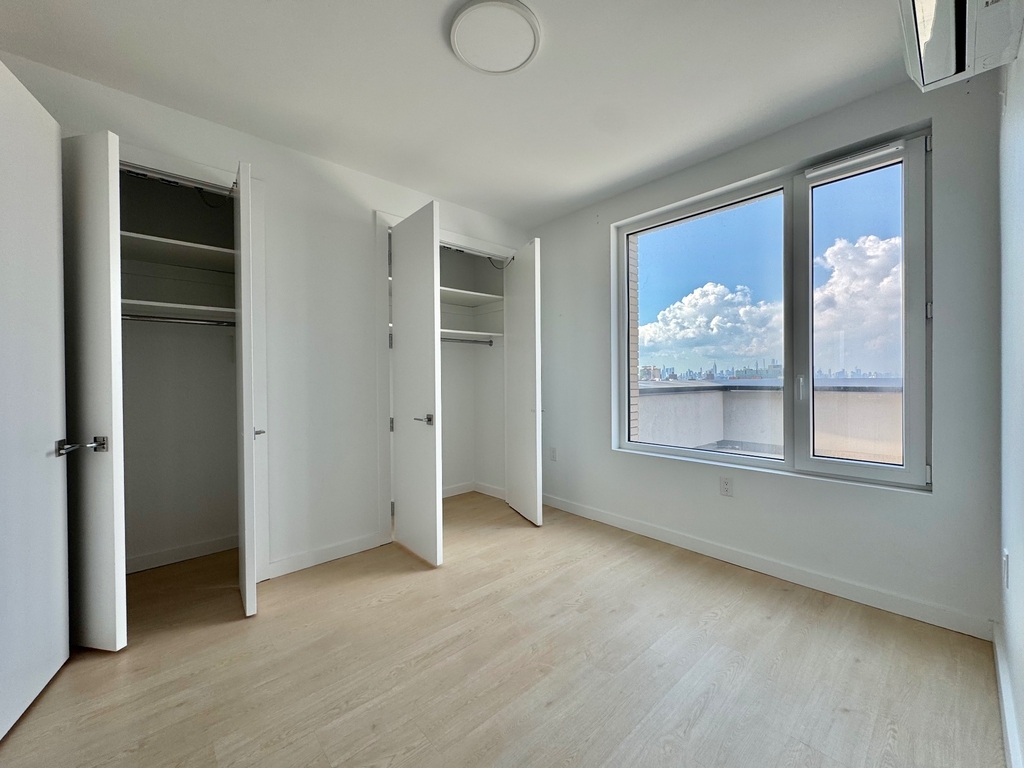 1499 Bedford Avenue - Photo 6