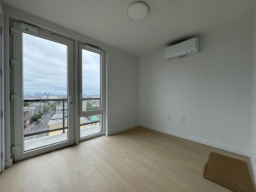 1499 Bedford Avenue - Photo 7