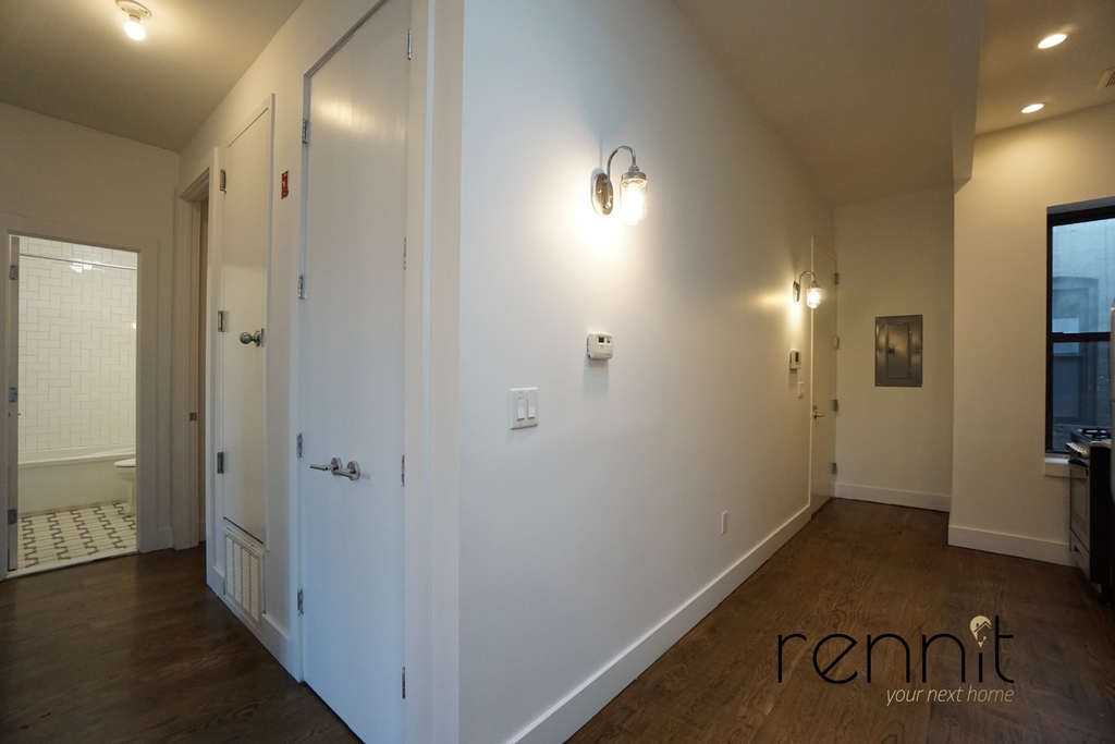 1689 Gates Avenue - Photo 5