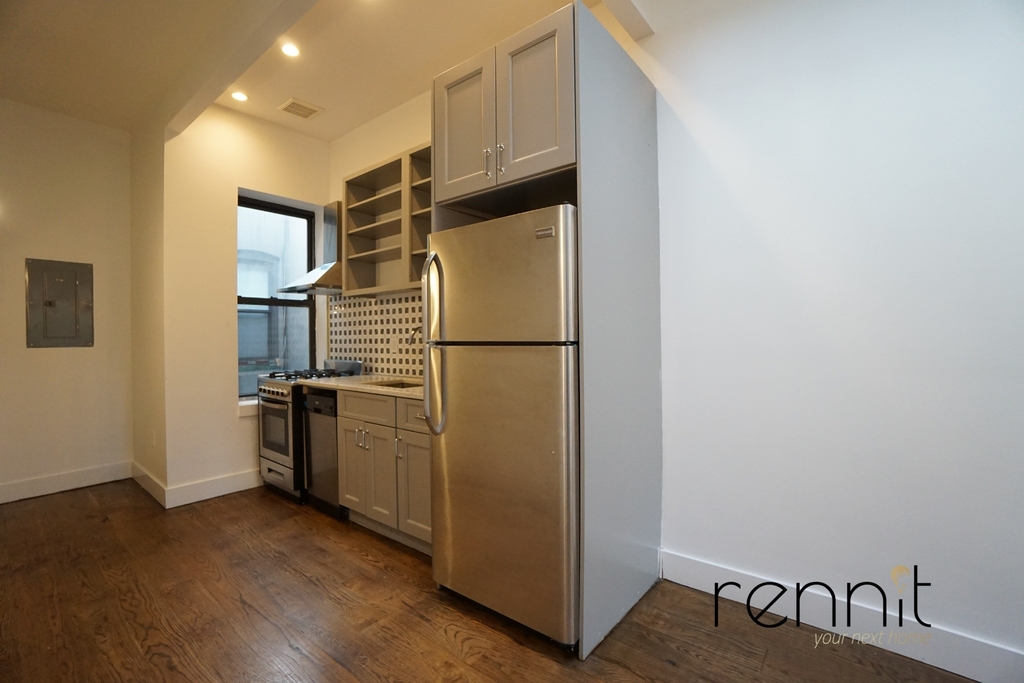 1689 Gates Avenue - Photo 11
