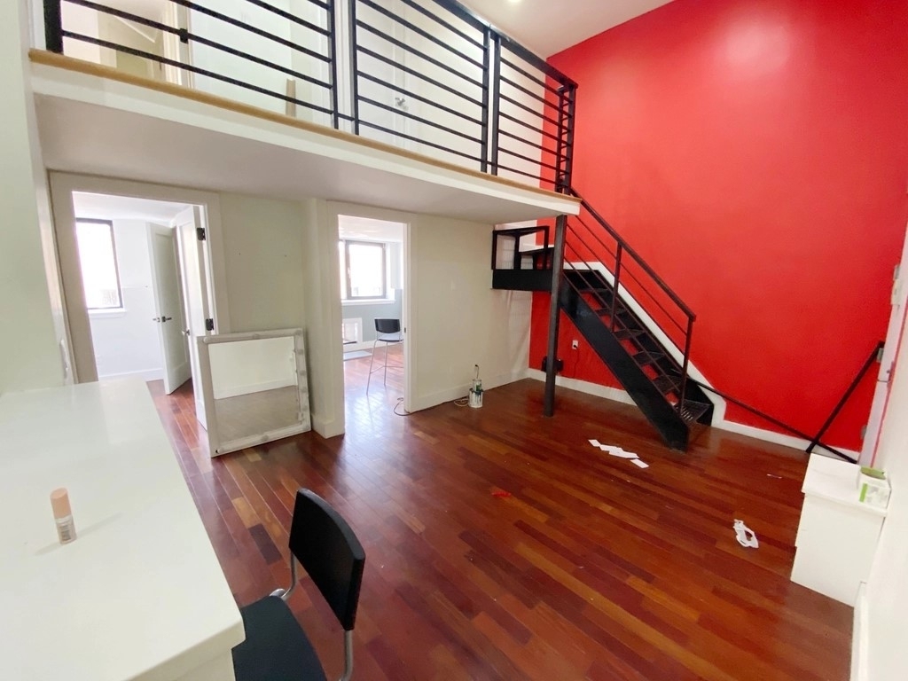 775 Hart Street - Photo 0