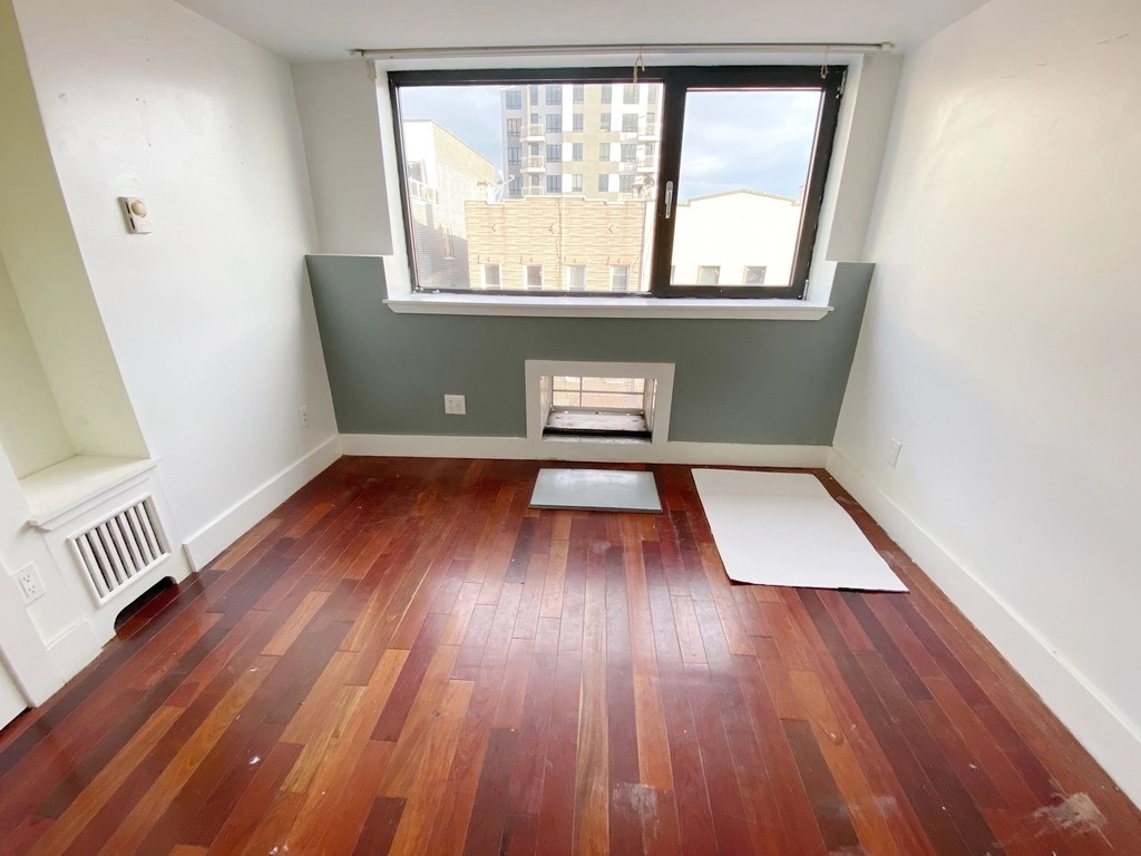775 Hart Street - Photo 3