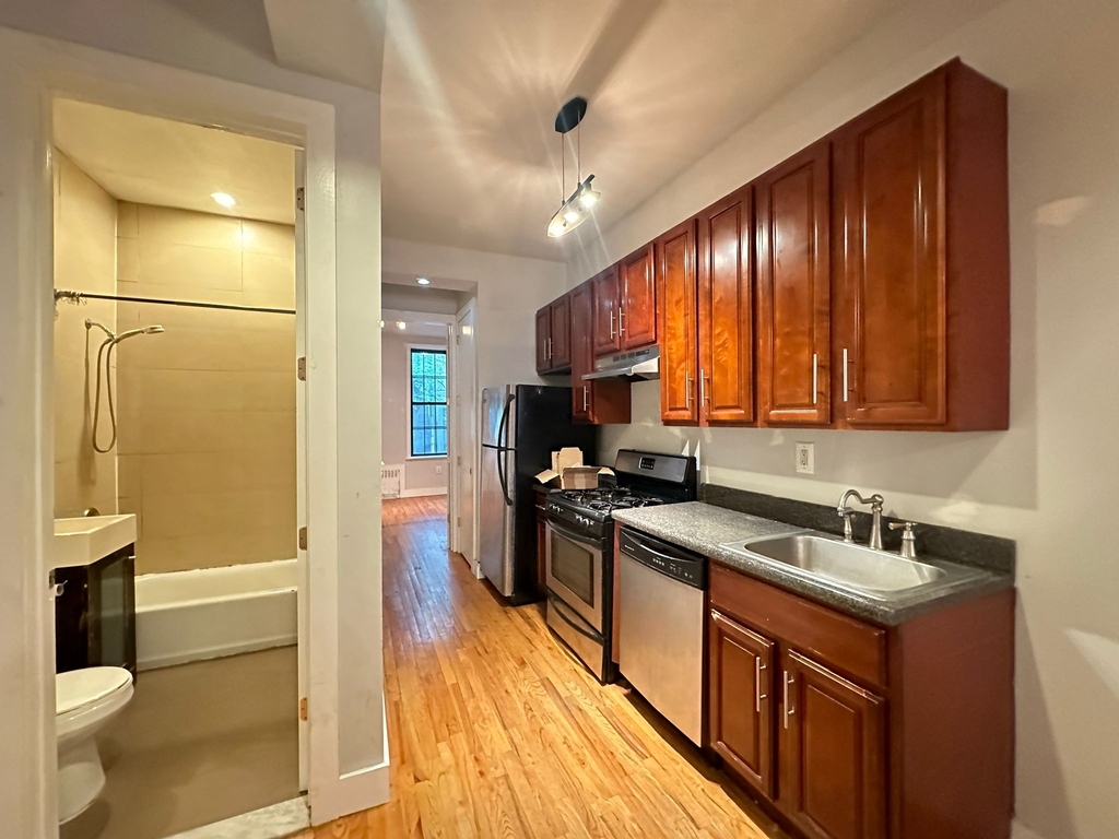 knickerbocker Ave & Greene Ave - Photo 8