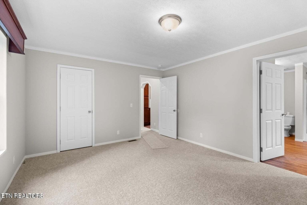 4307 Valley View - Photo 11