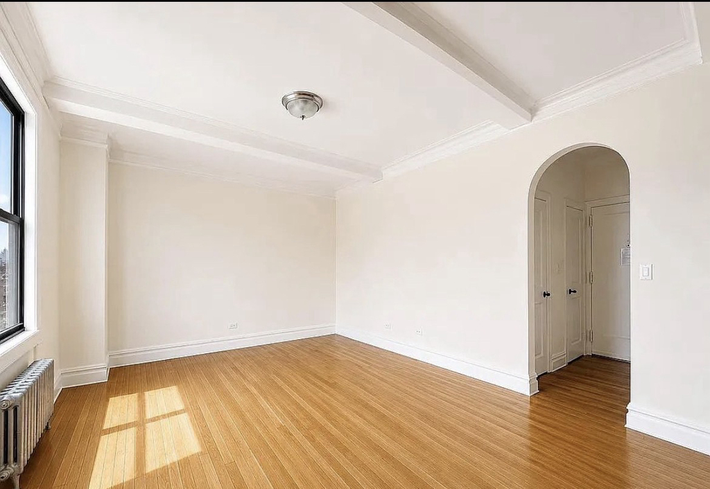 second avenue (NYU) - Photo 2