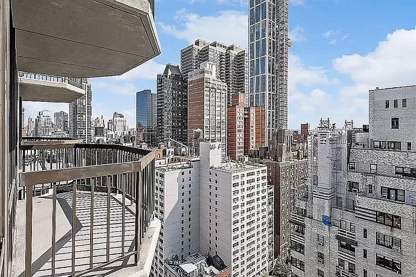 360 East 57th Street - Photo 9