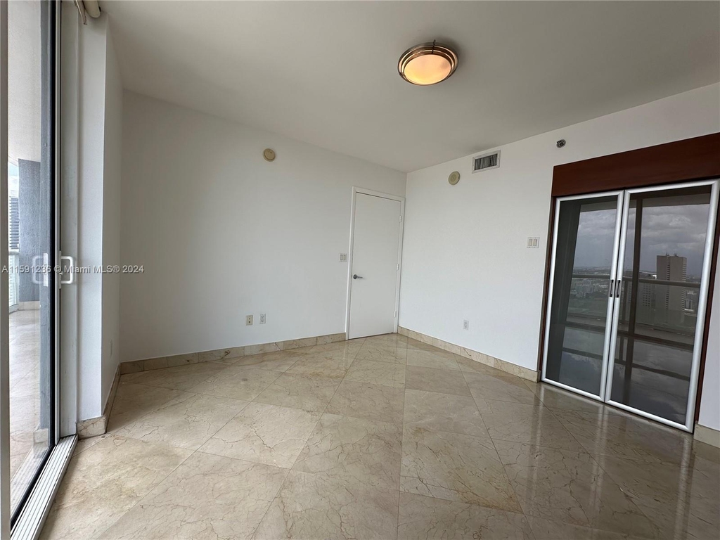 50 Biscayne Blvd - Photo 17