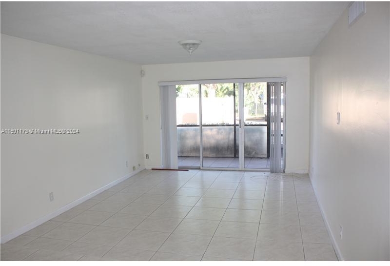 2700 Coral Springs Dr - Photo 3