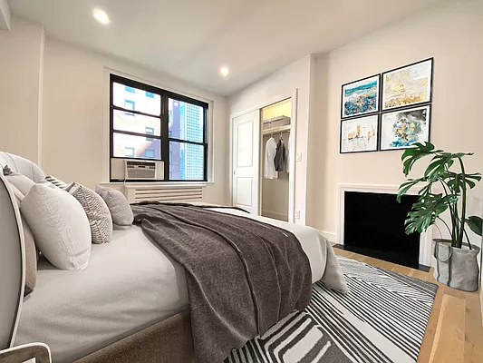  East 48th Street - Photo 3