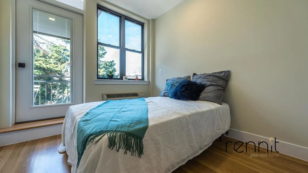 1633 Dekalb Avenue - Photo 3