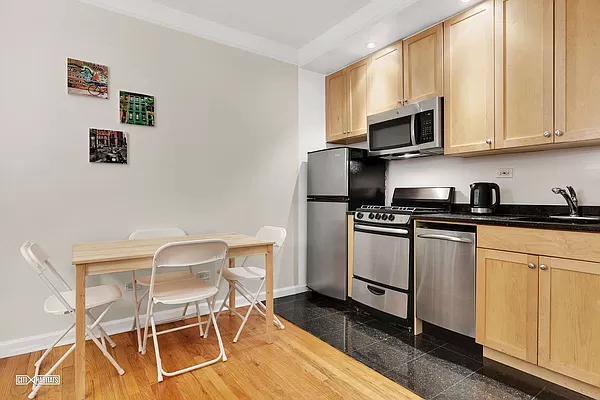 West 13th Street - Photo 2