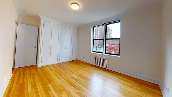 305 West 13th Street - Photo 4