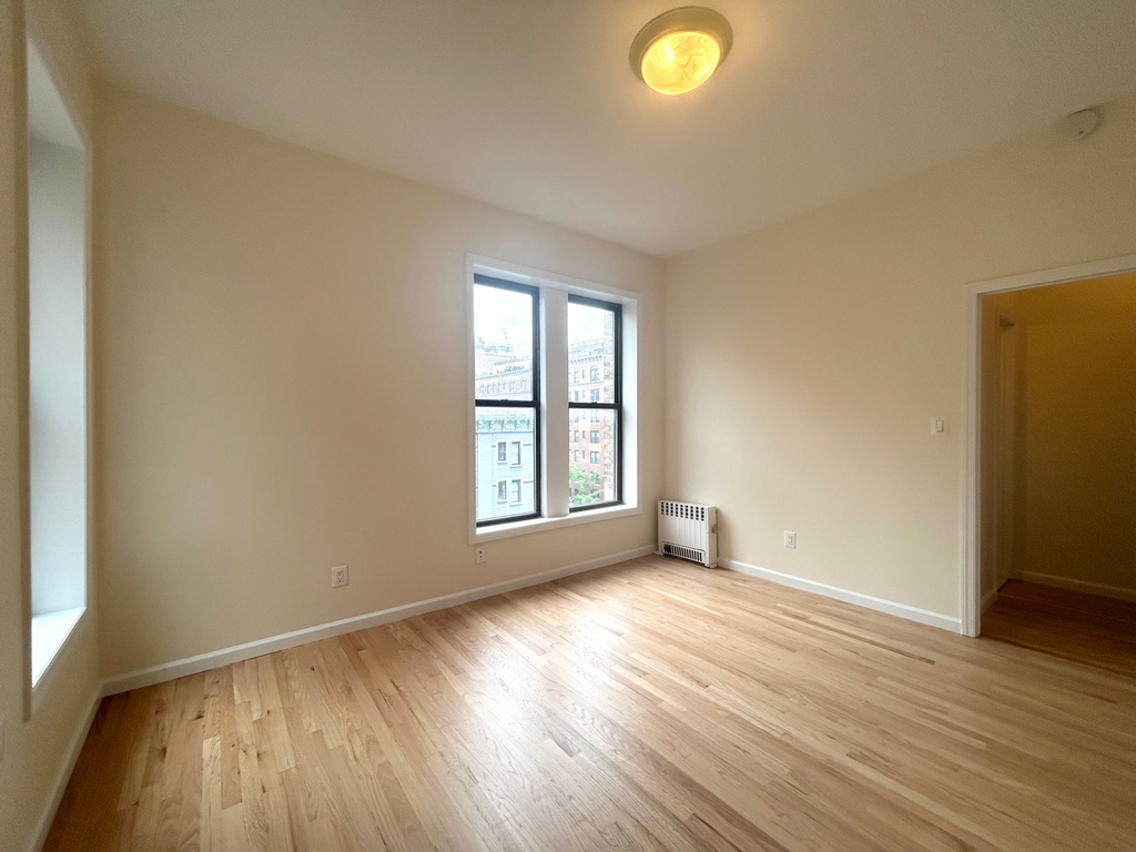 73rd & Central Park West - Photo 6