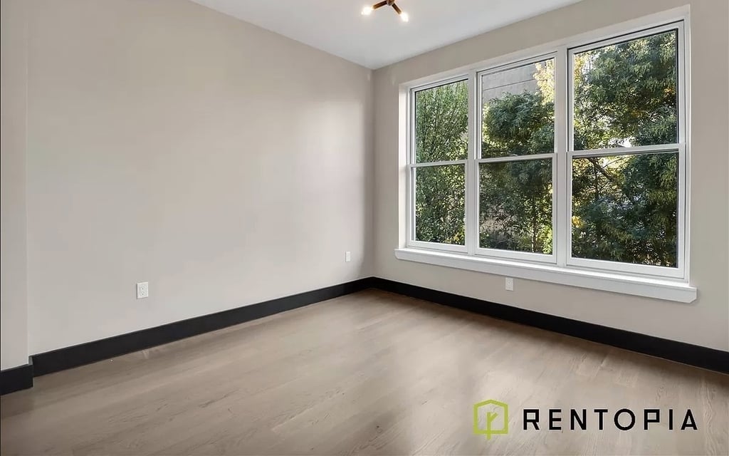 540 Driggs Avenue - Photo 1