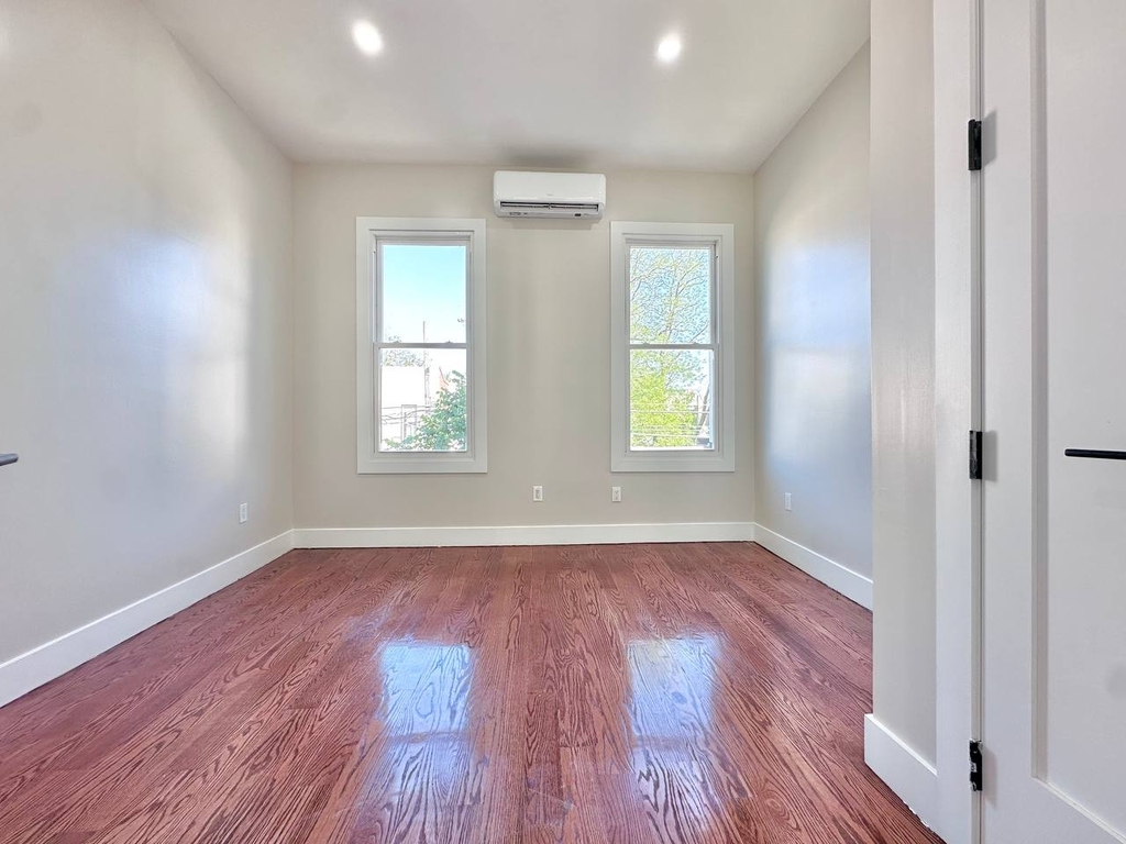 1611 Hancock Street - Photo 10