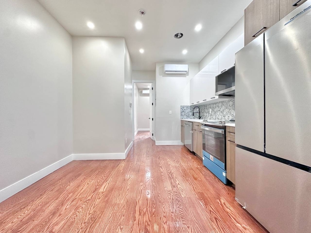 1611 Hancock Street - Photo 2