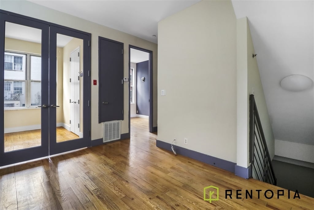 24 Havemeyer Street - Photo 2
