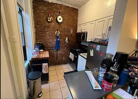 370 West 46th Street - Photo 3