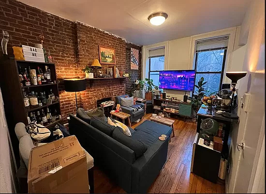 370 West 46th Street - Photo 1