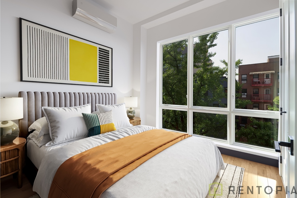 209 Montrose Avenue - Photo 2