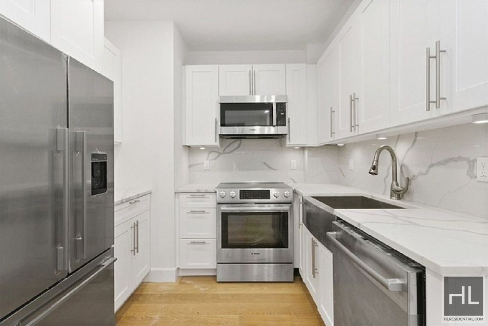 East 48th Street - Photo 3